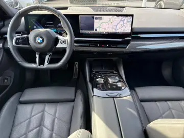 BMW 520dA T M SPORT LivePro AHK StHzg 360  H K St G