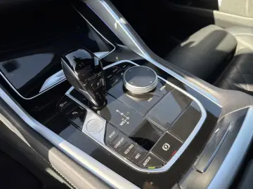 BMW X6 xDr 30dA M SPORT Laser Pano StHzg St Go AHK
