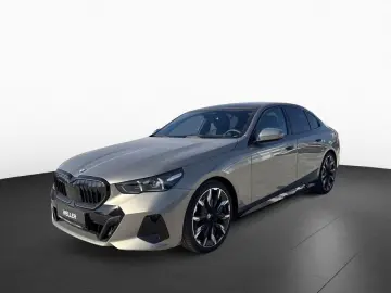 BMW 540dA xDr M SPORT Pano AHK B&W