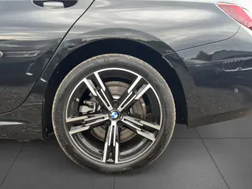 BMW 330e xDrive Lim M Sport HUD 360  DA ACC Memory