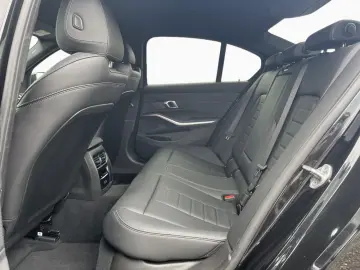 BMW 330e xDrive Lim M Sport HUD 360  DA ACC Memory
