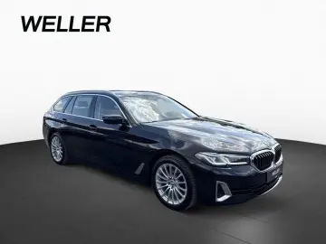 BMW 520dA T Luxury LivePro  Laser  KomSi  Pano  St G  HUD