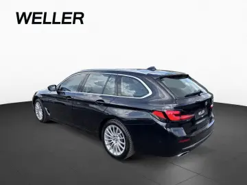 BMW 520dA T Luxury LivePro  Laser  KomSi  Pano  St G  HUD