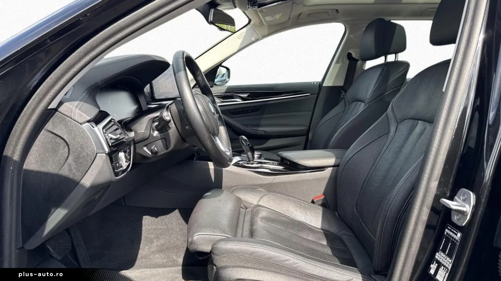BMW 520dA T Luxury LivePro  Laser  KomSi  Pano  St G  HUD