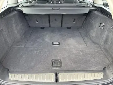 BMW 520dA T Luxury LivePro  Laser  KomSi  Pano  St G  HUD
