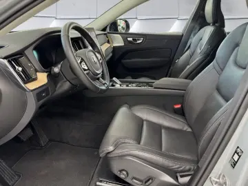 Volvo XC60 B5 AWD Ultra Dark • B&W • Pano • 360 Masaj