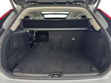 Volvo XC60 B5 AWD Ultra Dark • B&W • Pano • 360 Masaj