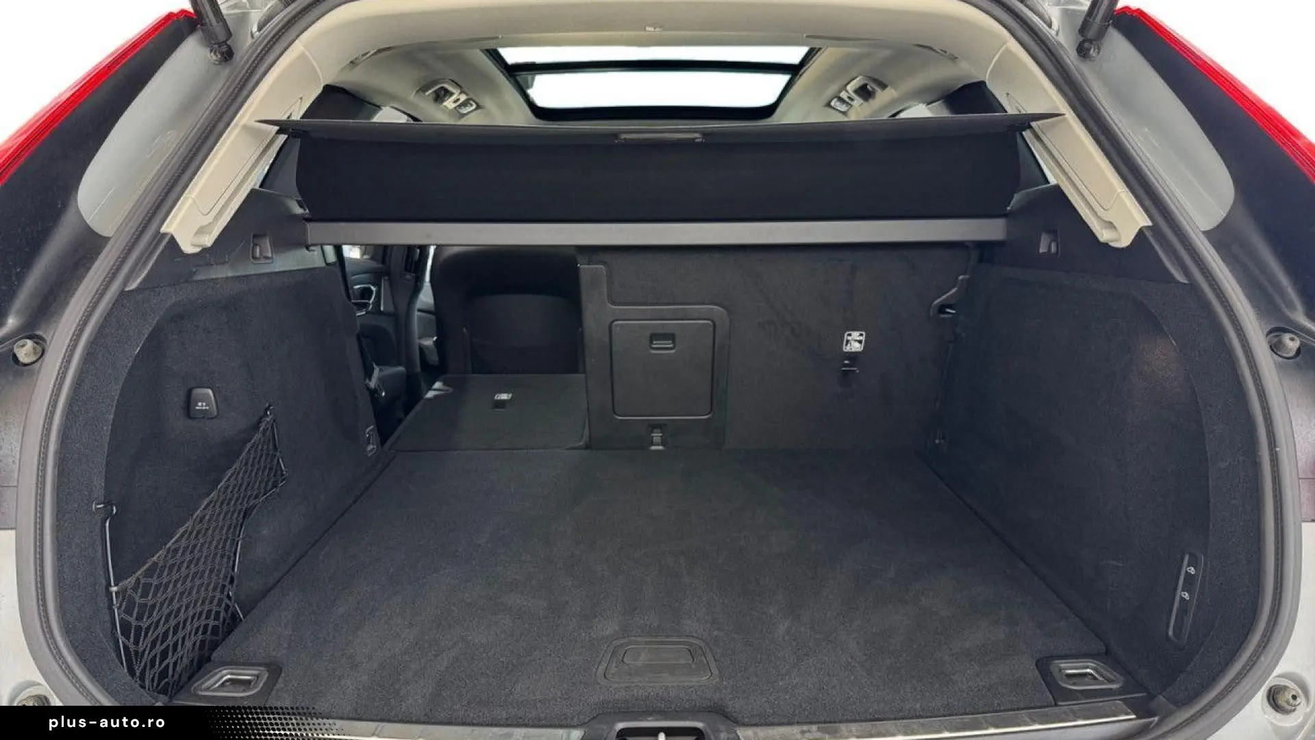 Volvo XC60 B5 AWD Ultra Dark • B&W • Pano • 360 Masaj