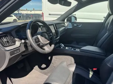 Volvo XC60 T6 AWD Ultra Black Edition • Four-C Masaj 360