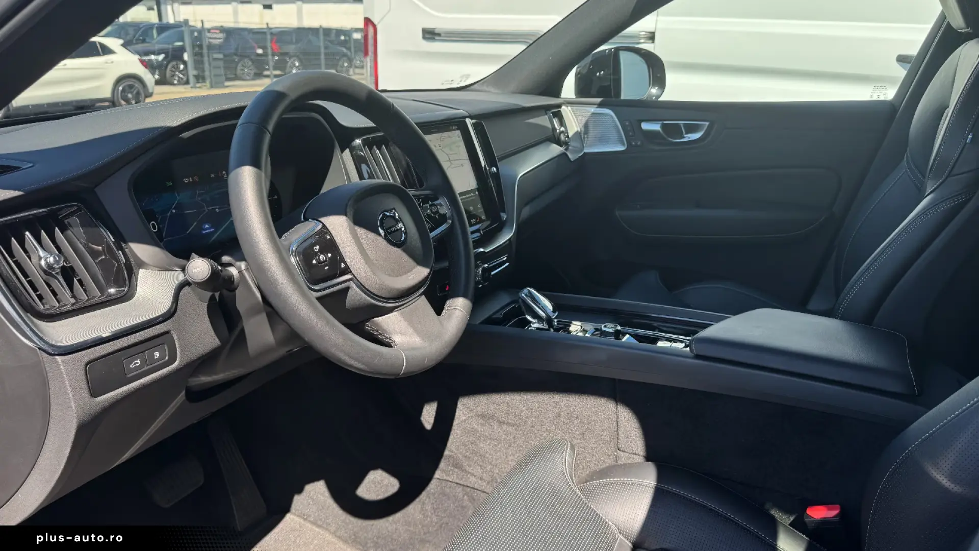 Volvo XC60 T6 AWD Ultra Black Edition • Four-C Masaj 360
