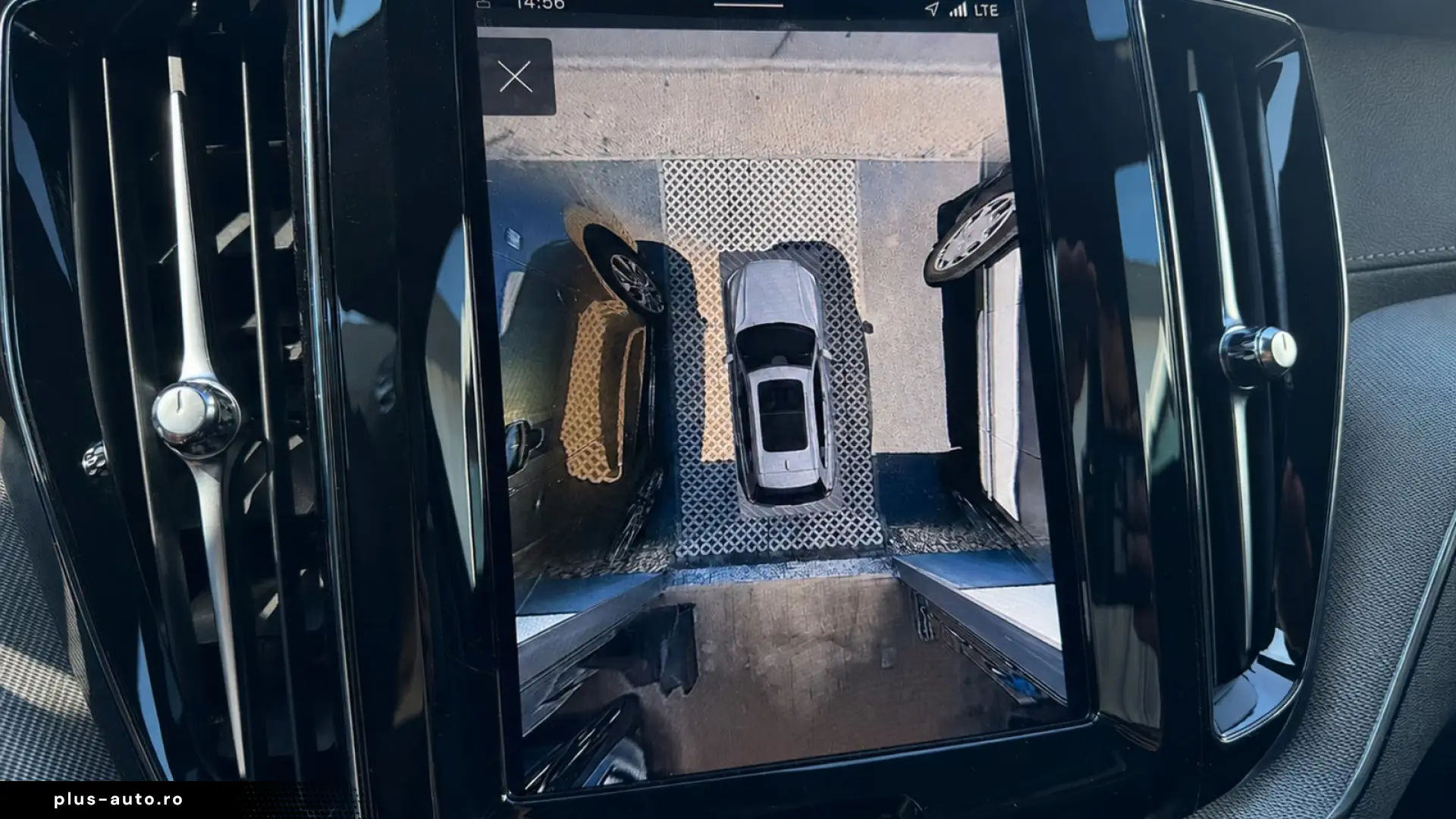 Volvo XC60 T6 AWD Ultra Black Edition • Four-C Masaj 360