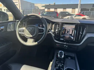Volvo XC60 T6 AWD Ultra Black Edition • Four-C Masaj 360