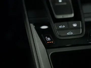 PORSCHE 911 (992) Coupé Carrera 4S  Chrono  Pano S-Abgas