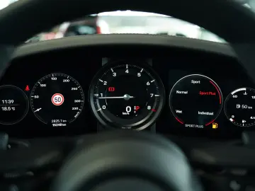 PORSCHE 911 (992) Coupé Carrera 4S  Chrono  Pano S-Abgas