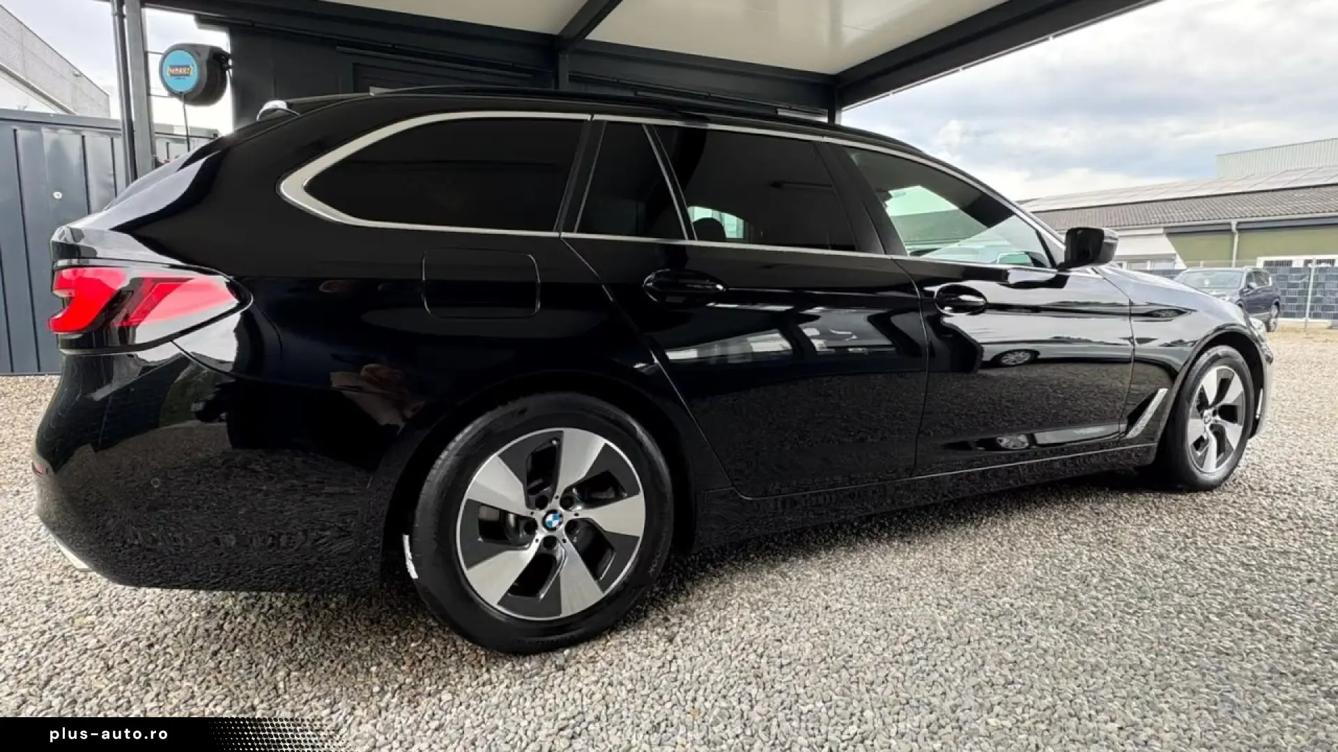 BMW 520d xDrive LEDER AHK NAVI PRO KAMERA LASER HUD