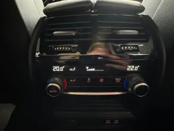 BMW 520d xDrive LEDER AHK NAVI PRO KAMERA LASER HUD