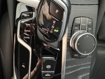 BMW 520d xDrive LEDER AHK NAVI PRO KAMERA LASER HUD