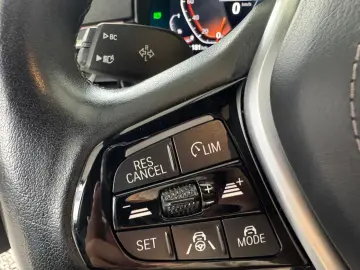 BMW 520d xDrive LEDER AHK NAVI PRO KAMERA LASER HUD