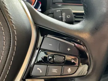 BMW 520d xDrive LEDER AHK NAVI PRO KAMERA LASER HUD