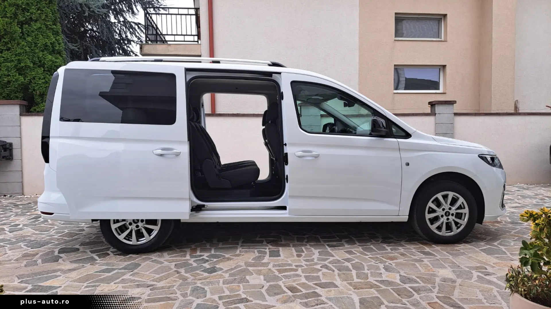 FORD TOURNEO CONNECT TITANIUM L2