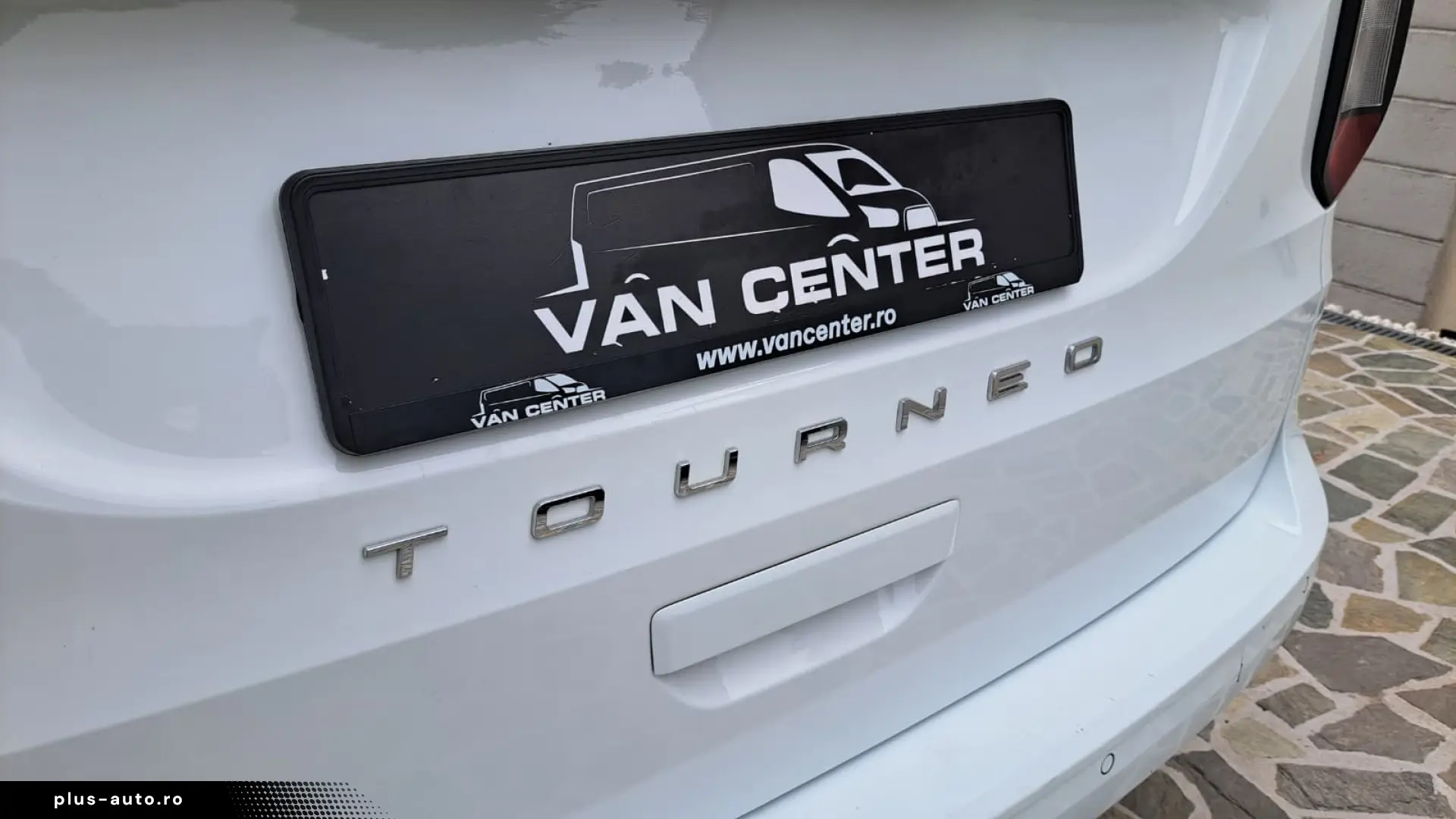 FORD TOURNEO CONNECT TITANIUM L2