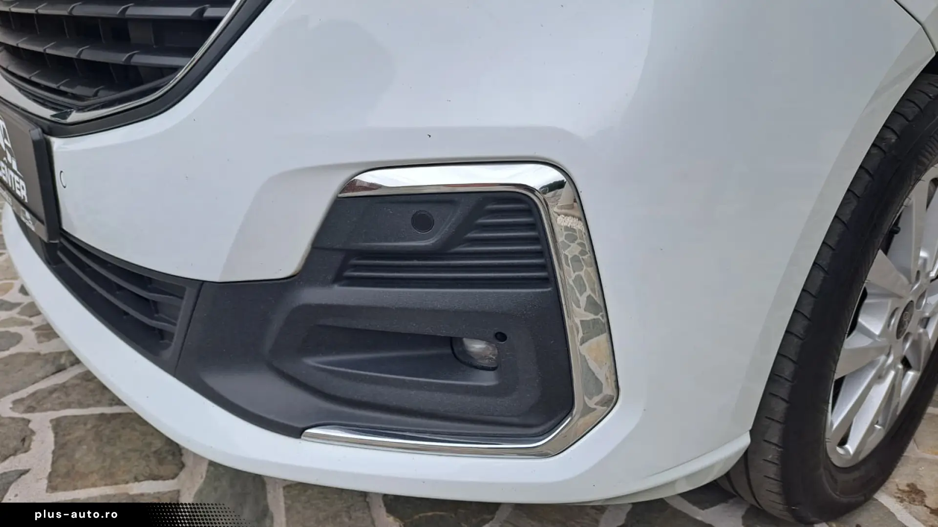 FORD TOURNEO CONNECT TITANIUM L2
