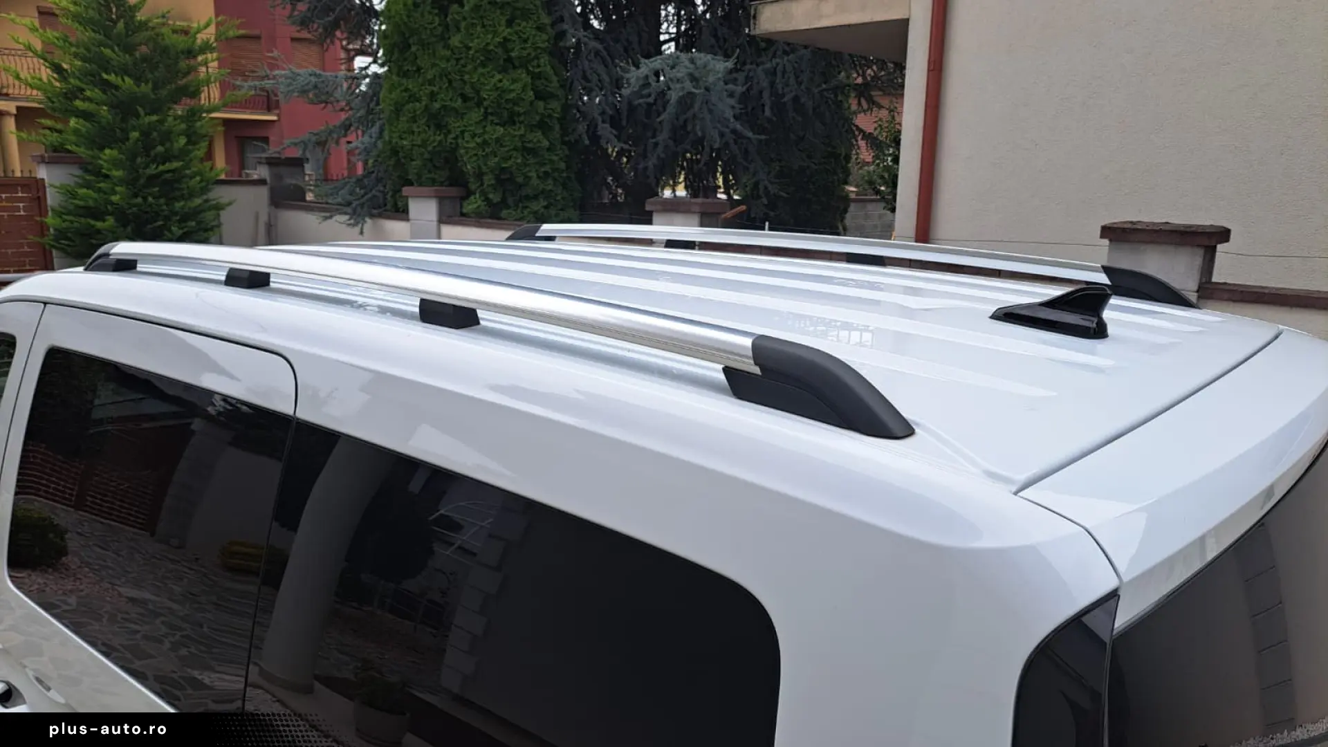 FORD TOURNEO CONNECT TITANIUM L2