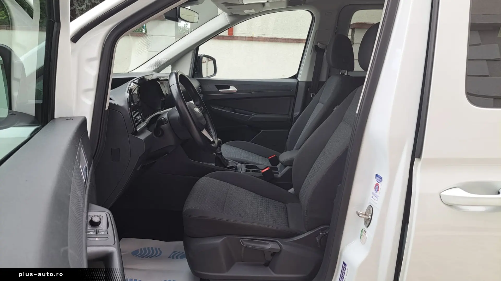 FORD TOURNEO CONNECT TITANIUM L2