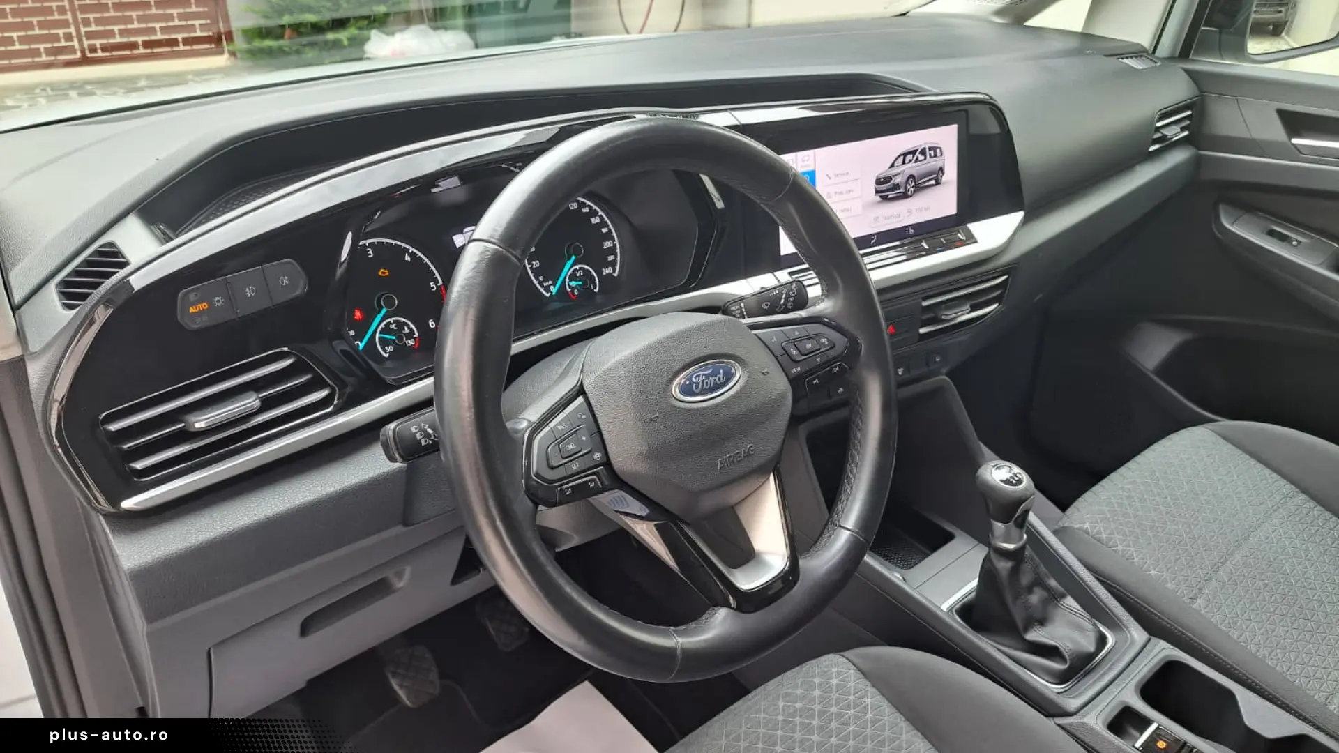 FORD TOURNEO CONNECT TITANIUM L2