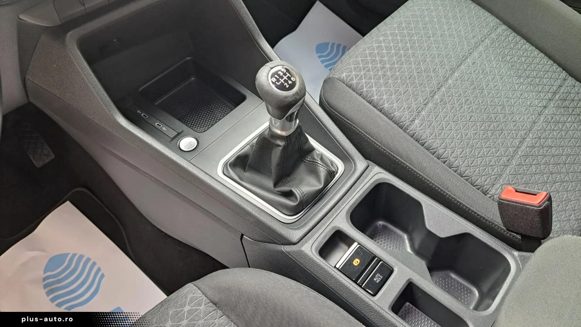 FORD TOURNEO CONNECT TITANIUM L2