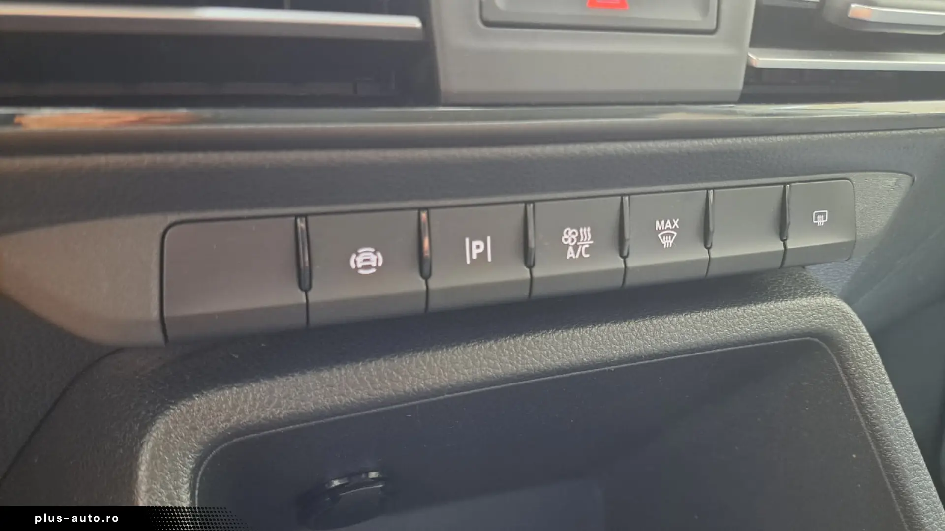 FORD TOURNEO CONNECT TITANIUM L2