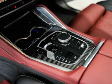BMW X6 40d M SPORT PRO Luftf. 22LM 360K AHK Panora