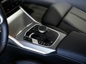 BMW 320d xDrive Touring M Sport Leder Kamera ACC