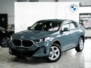 BMW X2 sDrive 18d comfort access camera