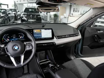 BMW X2 sDrive 18d comfort access camera