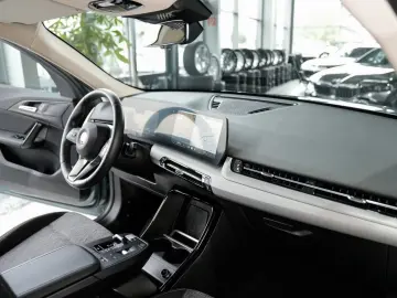 BMW X2 sDrive 18d comfort access camera