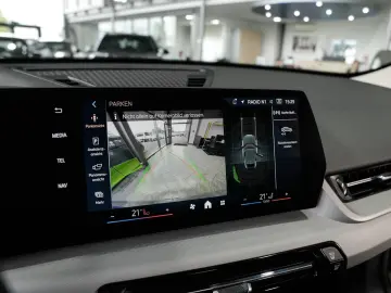 BMW X2 sDrive 18d comfort access camera