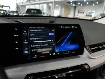 BMW X2 sDrive 18d comfort access camera