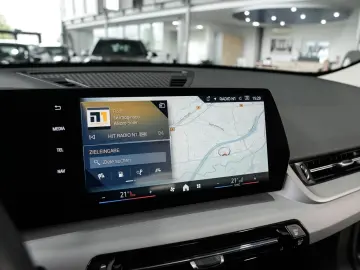 BMW X2 sDrive 18d comfort access camera
