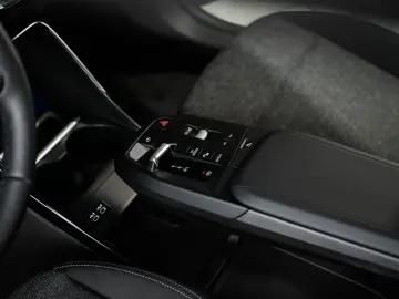 BMW X2 sDrive 18d comfort access camera