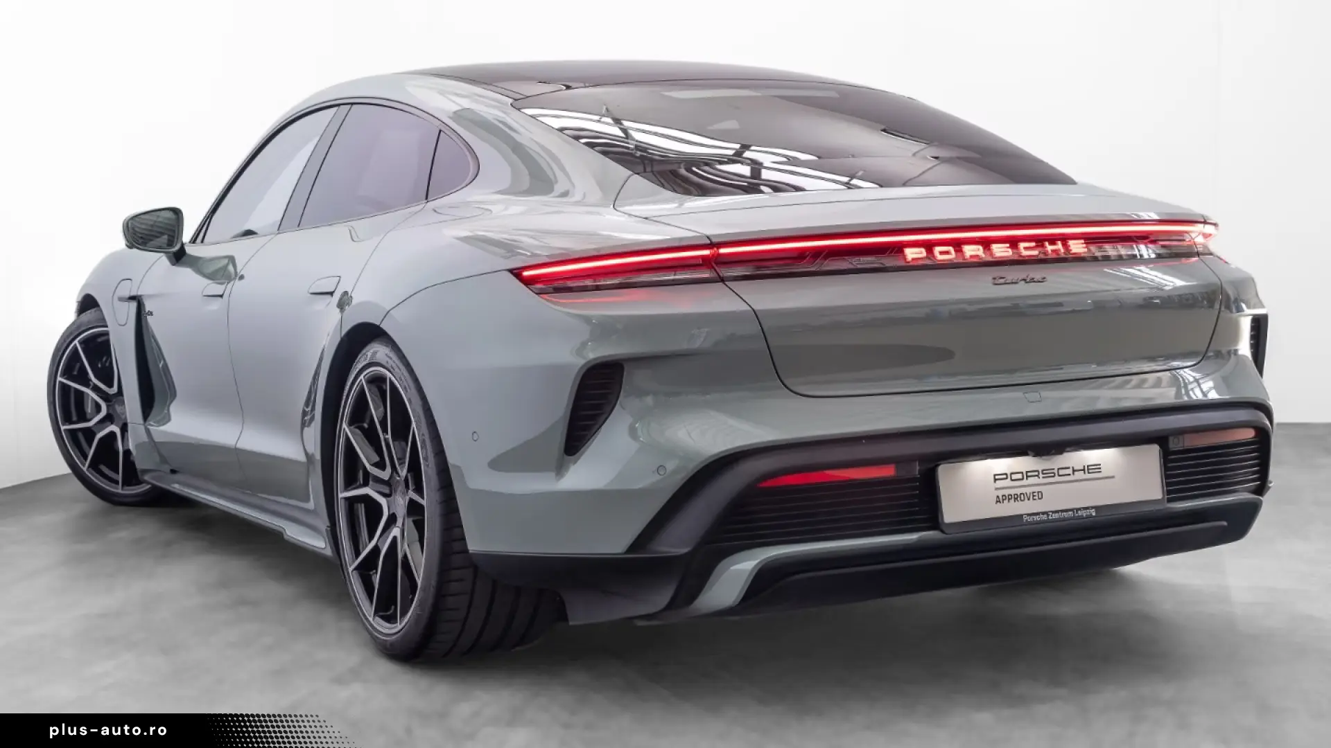 Porsche Taycan Turbo Burmester ActiveRide Night Vision