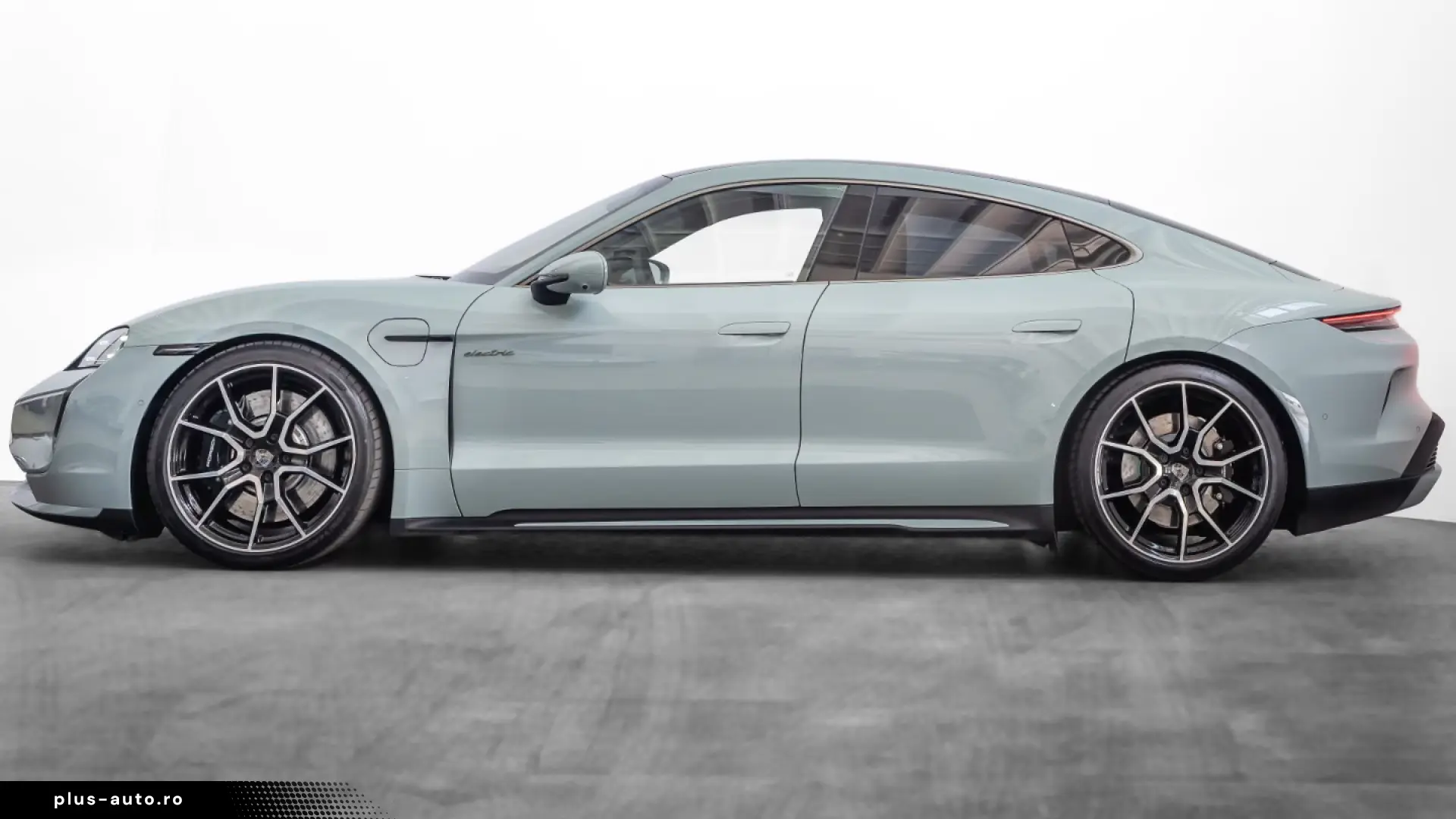 Porsche Taycan Turbo Burmester ActiveRide Night Vision