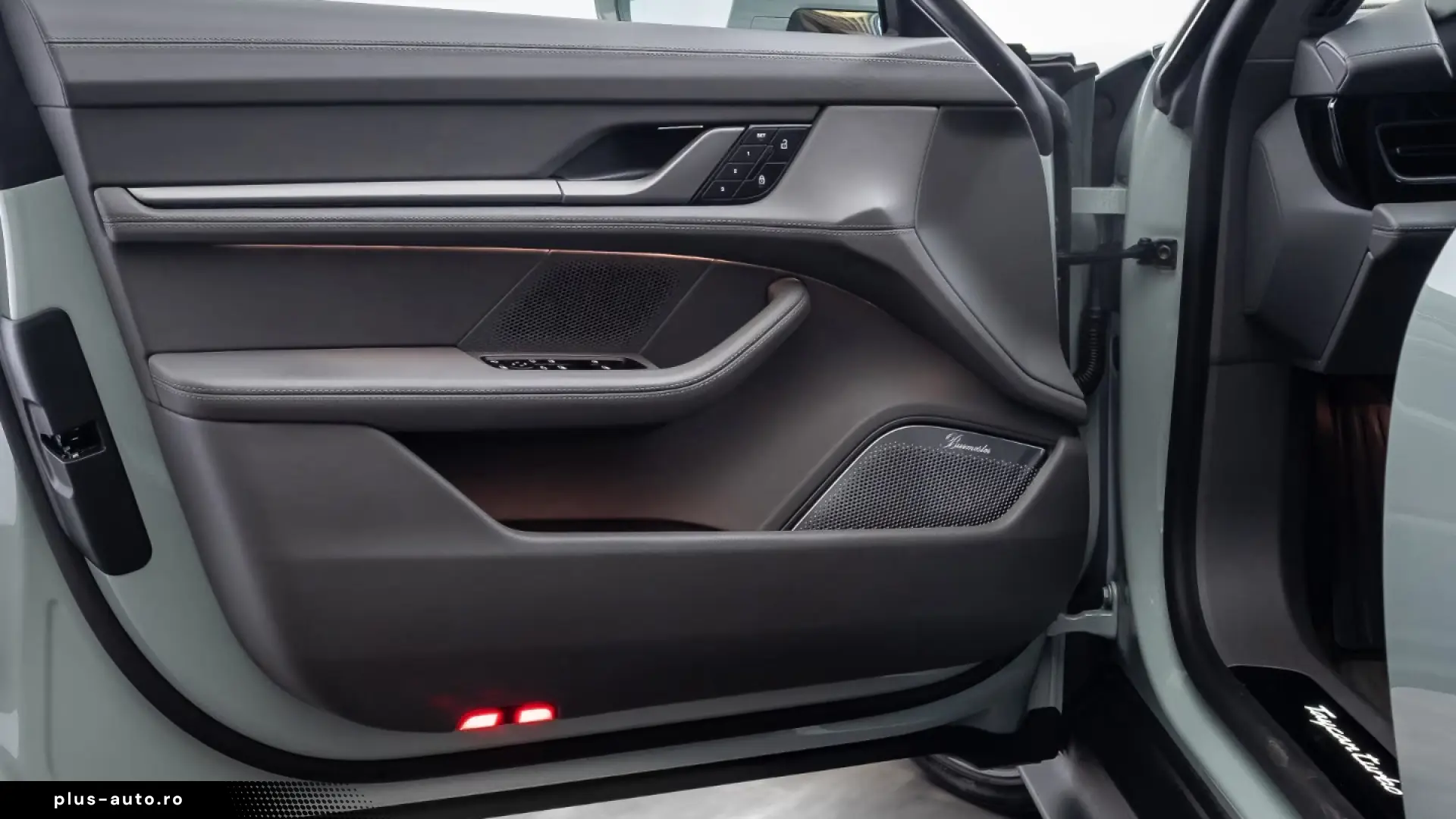 Porsche Taycan Turbo Burmester ActiveRide Night Vision