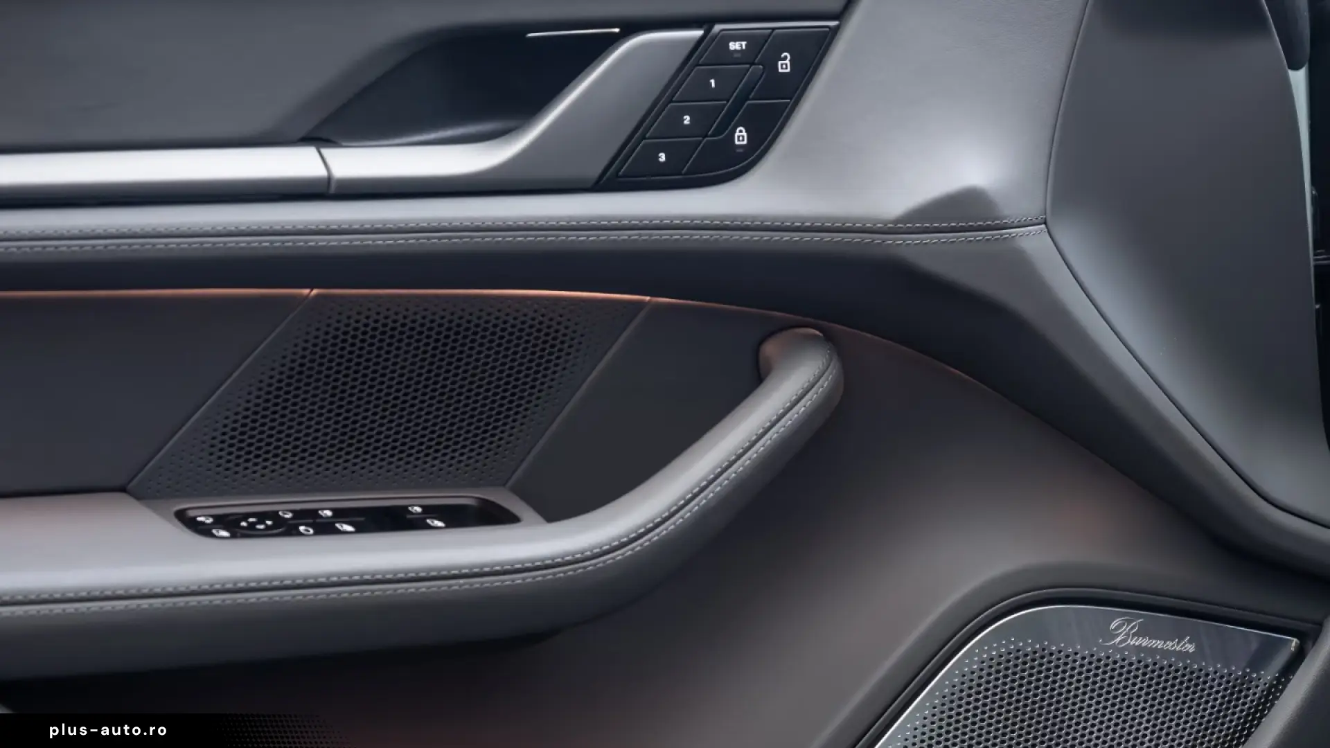 Porsche Taycan Turbo Burmester ActiveRide Night Vision