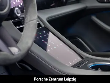 Porsche Taycan Turbo Burmester ActiveRide Night Vision