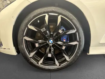 BMW M340i xDrive Touring M Sport  DAB  AHK  19  HiFi