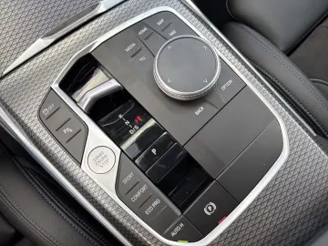 BMW 330d xDr M Sport 19 M ACC Kamera HUD DrAs KomZug