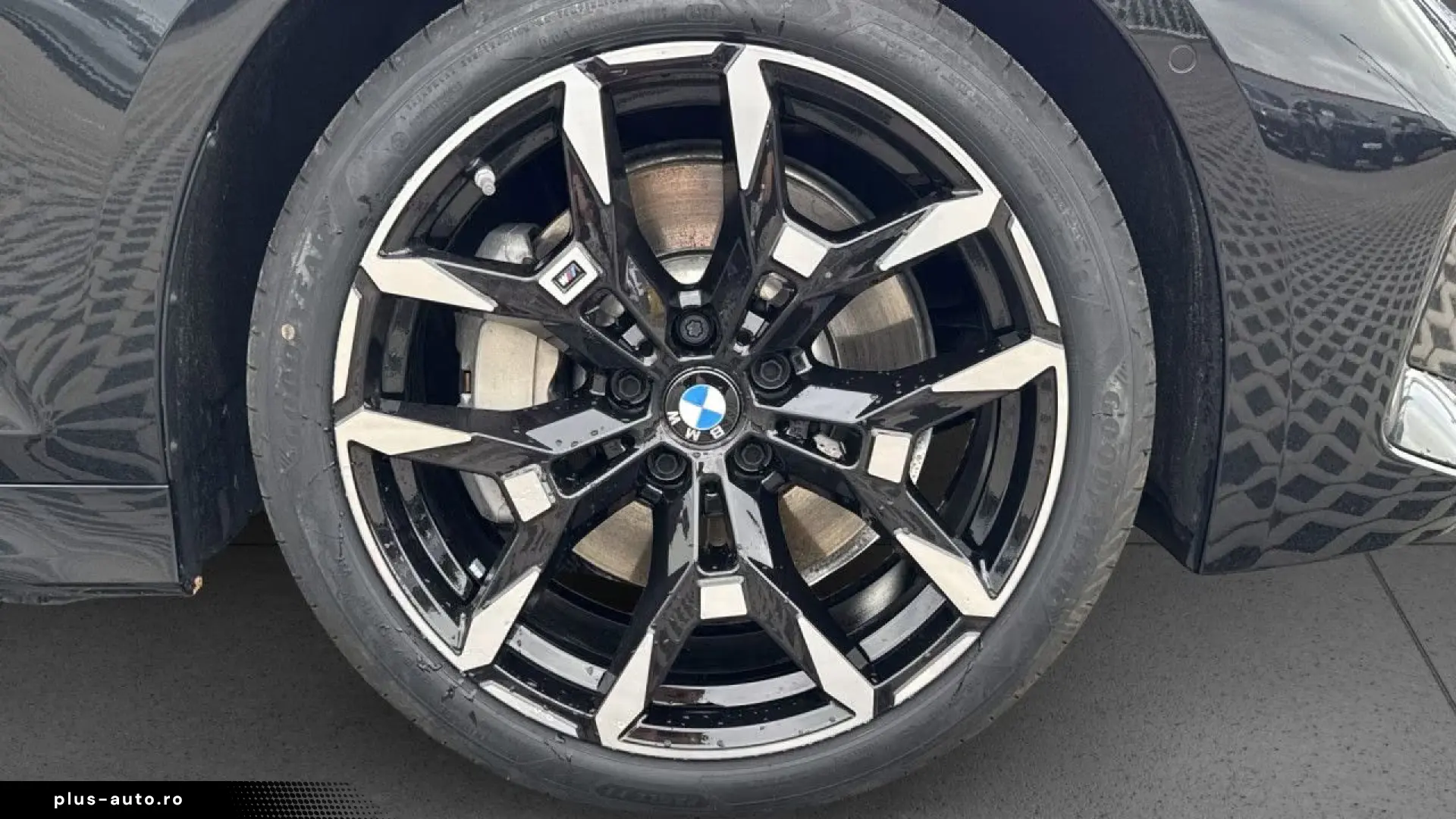 BMW 330d xDrive Touring M Sport 19  ParkPlus AHK HUD