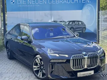 BMW 740d xDrive M Sport PanoSky StHzg Autobahnas B&W