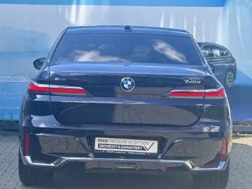 BMW 740d xDrive M Sport PanoSky StHzg Autobahnas B&W